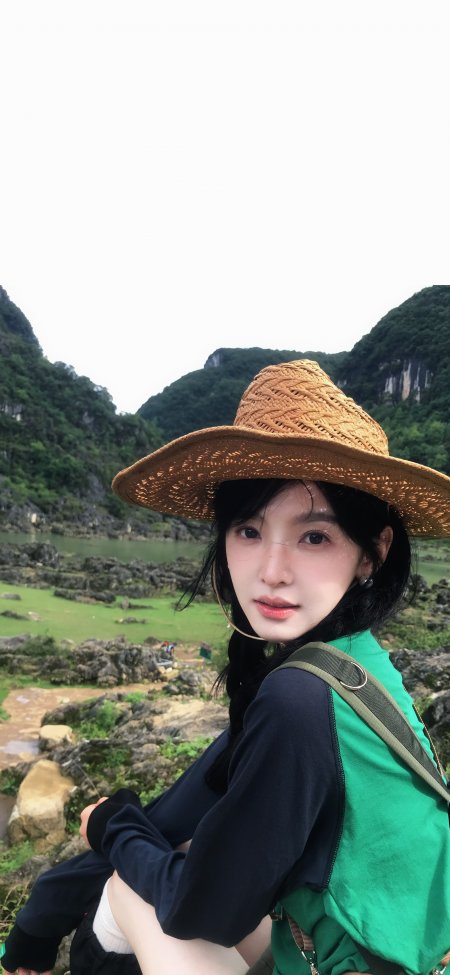 章若楠 ​​​草帽绿衣背包山景回眸明星女神手机壁纸