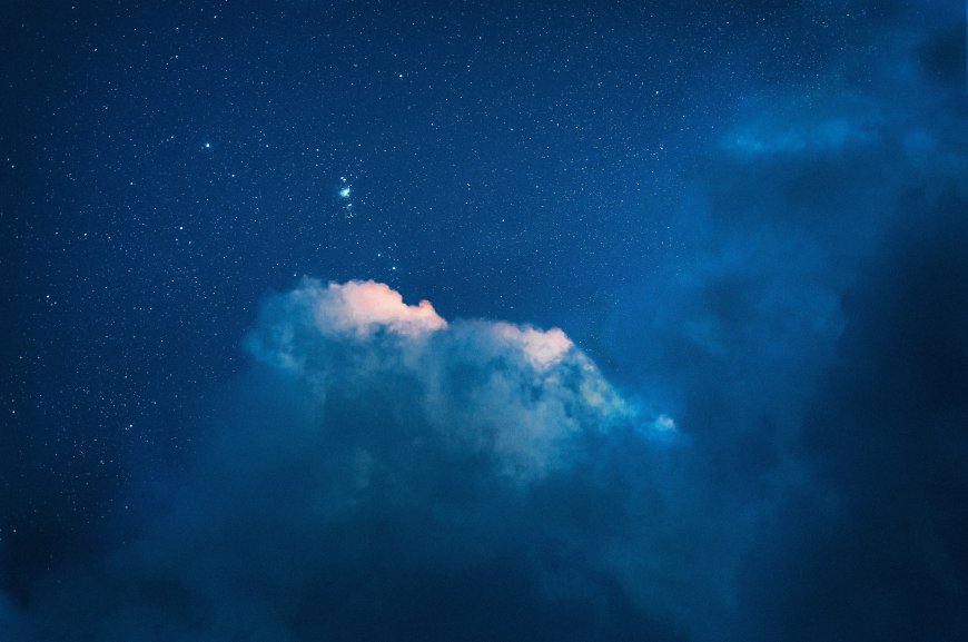 星空云层漂浮唯美风景电脑壁纸