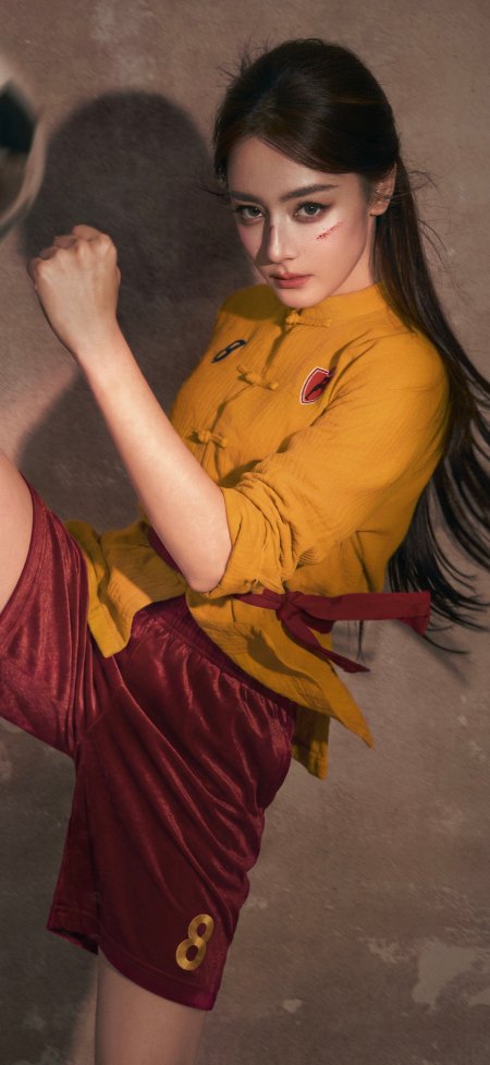 迪丽热巴功夫女足足球动感影视明星手机壁纸