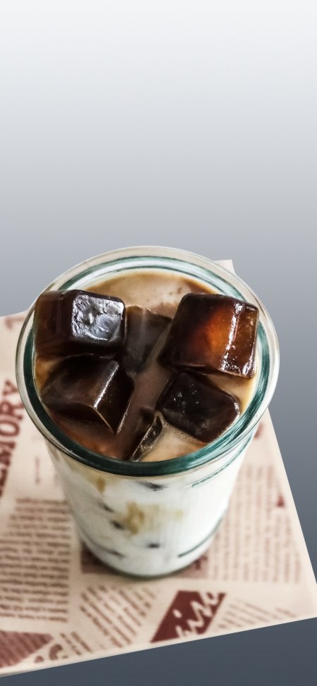 极简冰咖啡冰块特写美食手机壁纸