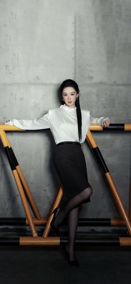 杨紫工业风白衬衫人像明星手机壁纸