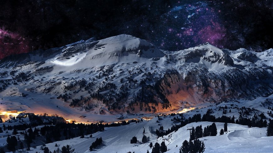 雪山星空星云小镇灯火夜景风景电脑壁纸