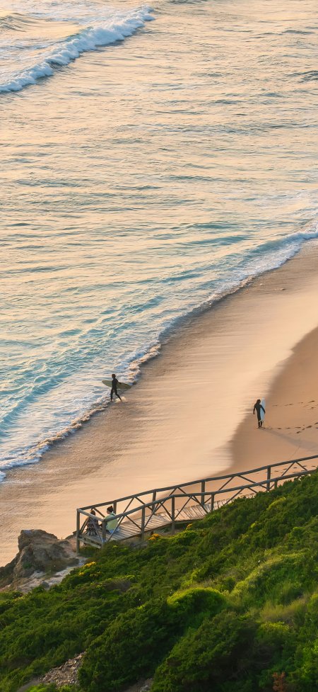 金色沙滩夕阳冲浪海景风景手机壁纸