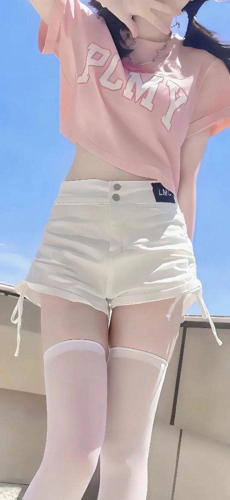 粉色短袖白短裤白丝蓝天美女人物手机壁纸