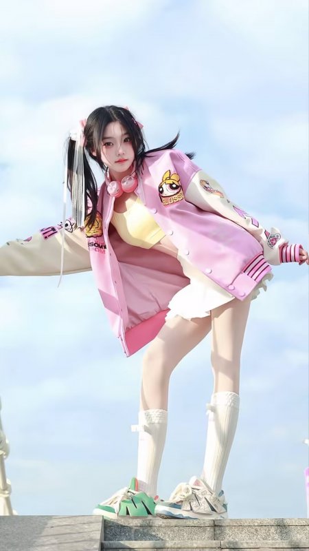粉丝带辫发外套蓝天美女人物手机壁纸