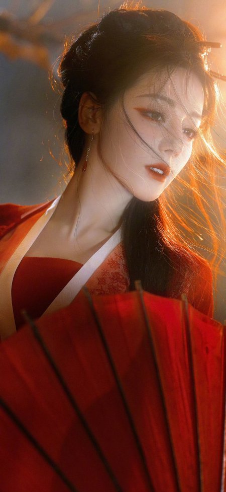 迪丽热巴古风红白折扇创意手机壁纸