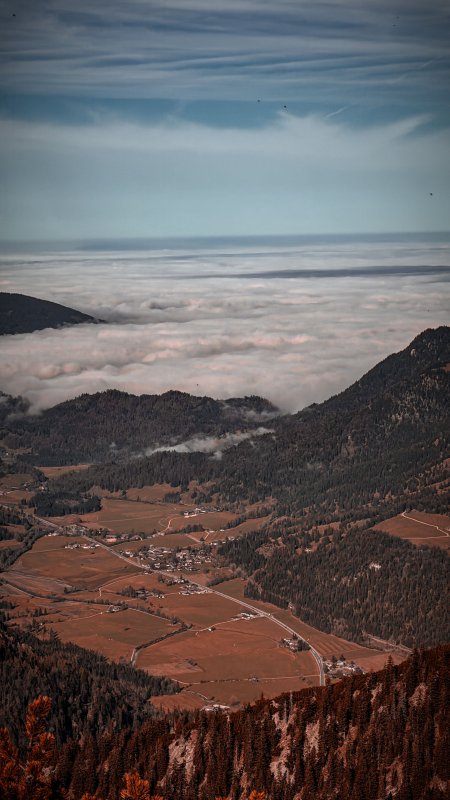 高山深谷俯瞰云海缭绕壮丽自然风景手机壁纸