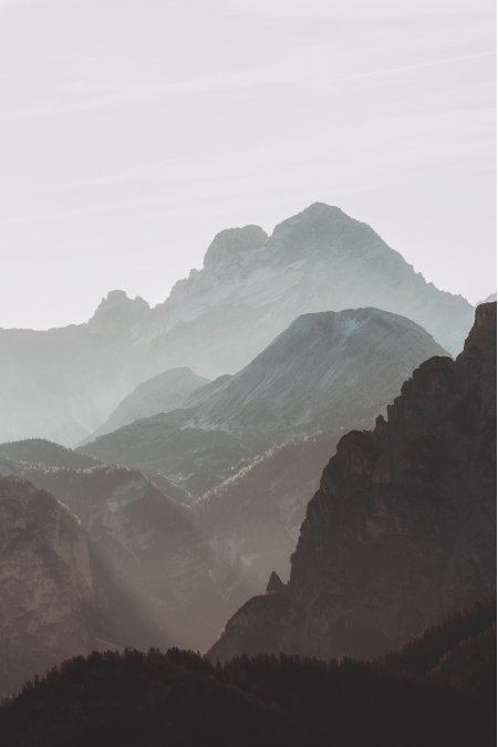 极简大气雾霾连绵山脉灰蓝自然风景手机壁纸