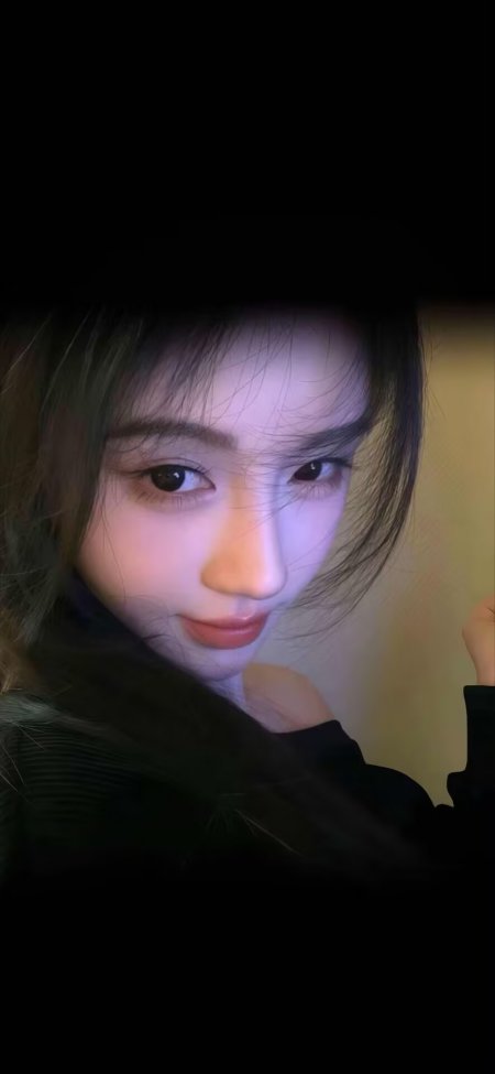 鞠婧祎冷暖光面部特写露肩微笑美女人物手机壁纸