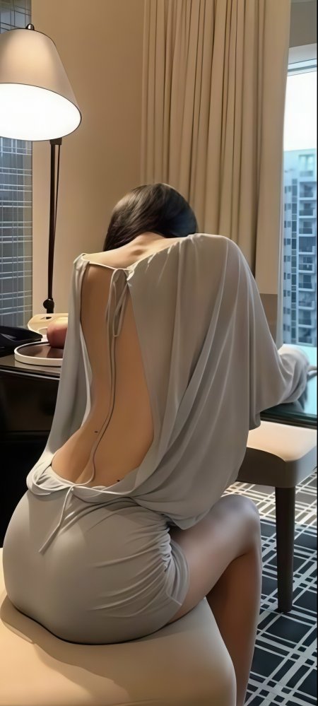酒店落地窗灰裙露背长发美女背影人物手机壁纸