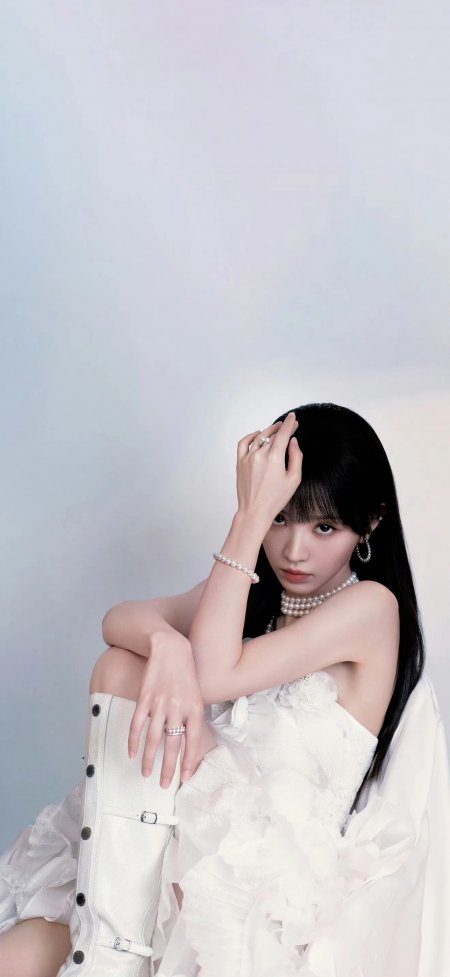 田曦薇白裙珍珠优雅时尚摄影美女人物手机壁纸