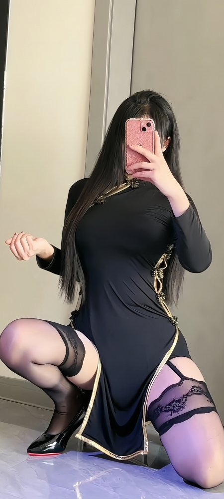 黑色金边旗袍黑丝蕾丝跪姿优雅美女人物手机壁纸