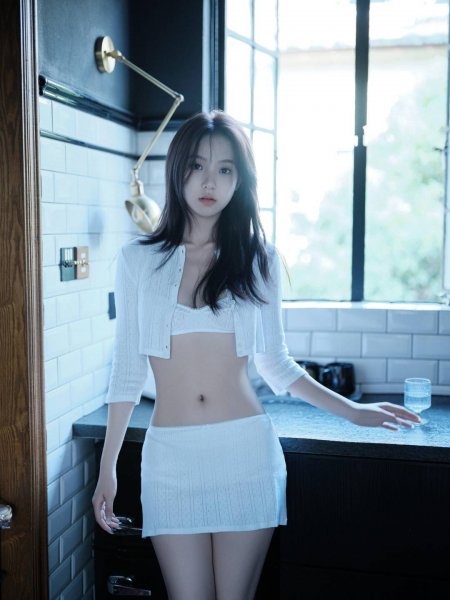 白色针织套装露腰居家美女手机壁纸