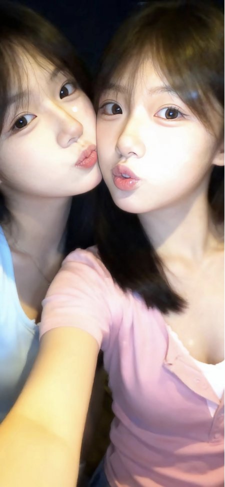 双人闺蜜嘟嘴自拍清纯甜美美女手机壁纸