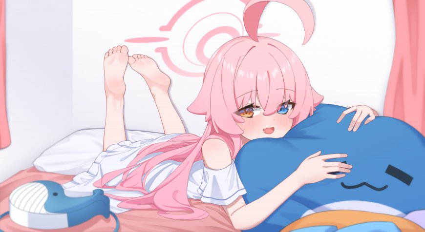 蔚蓝档案星野睡裙抱玩偶少女游戏电脑壁纸