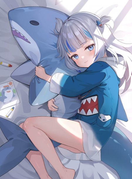 蓝发鲨鱼娘抱玩偶少女动漫手机壁纸