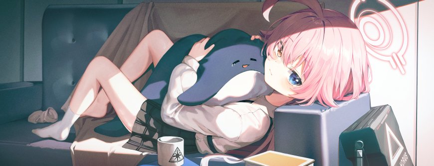 蔚蓝档案小鸟游星野躺卧少女游戏电脑壁纸