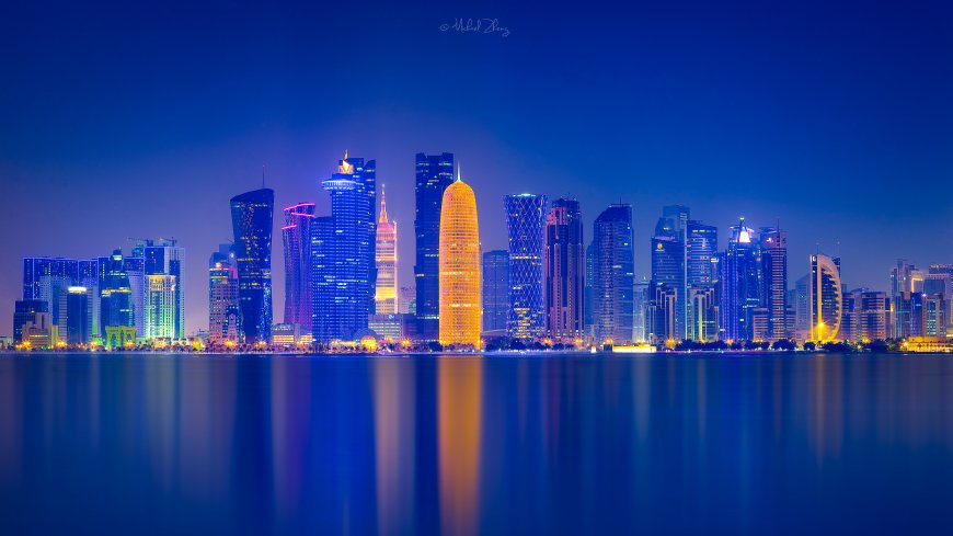 多哈西湾夜景倒影城市风景电脑壁纸