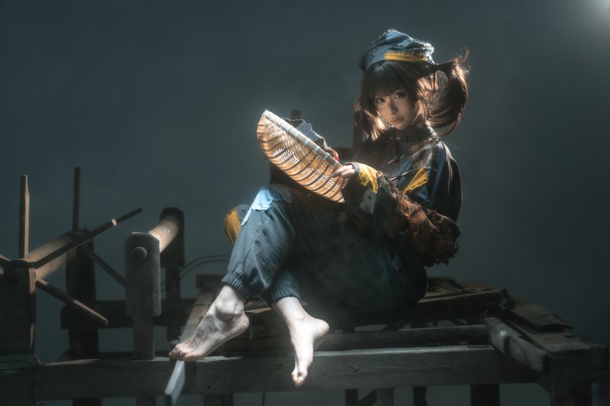 明日方舟阿消cosplay暗调光影竹编斗笠木架赤足写实美女摄影电脑壁纸