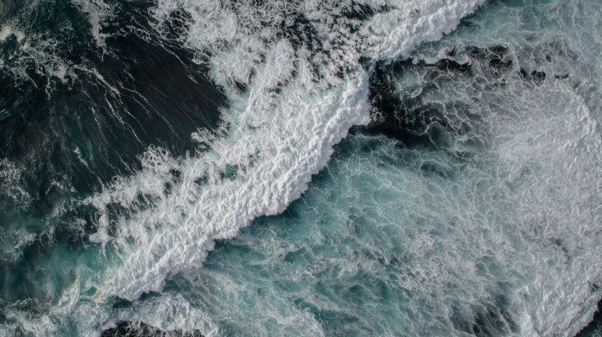 汹涌海浪翻卷白沫蓝绿自然风景电脑壁纸