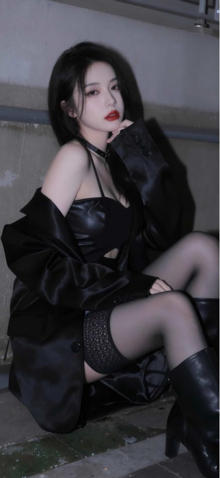黑衣红唇美女暗调人物摄影手机壁纸