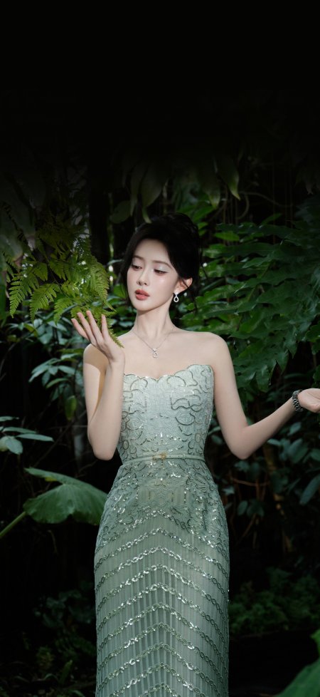 孟子义绿裙森林轻抚蕨叶青绿人物明星摄影手机壁纸