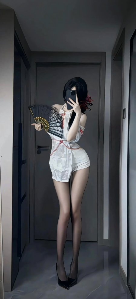 黑发少女持扇自拍灰调动漫手机壁纸