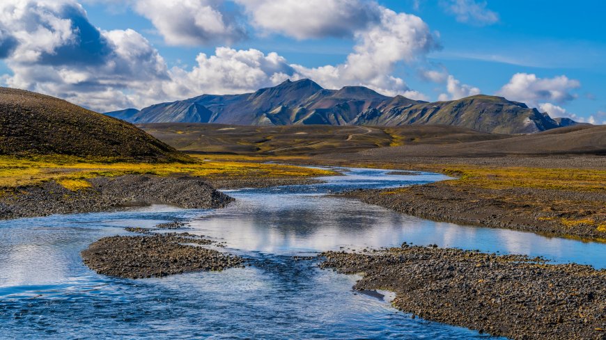 冰岛火山地貌河流倒影蓝白风景电脑壁纸