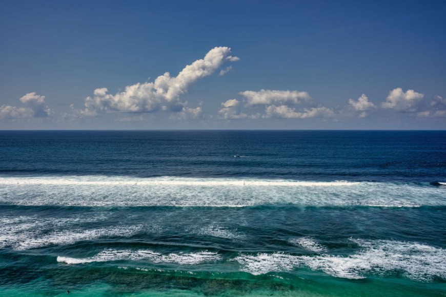 碧海蓝天白浪翻涌蓝绿风景电脑壁纸