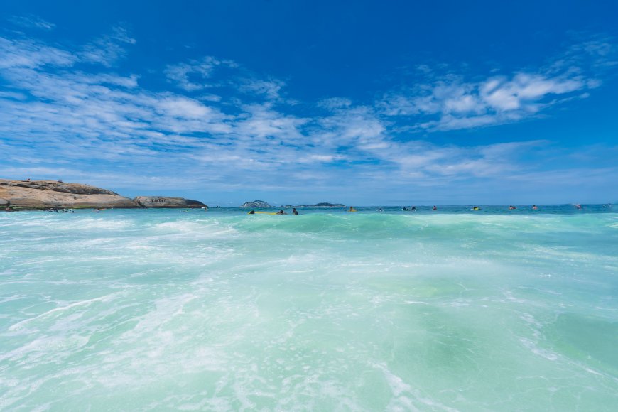 碧海蓝天浪花翻涌青绿风景电脑壁纸