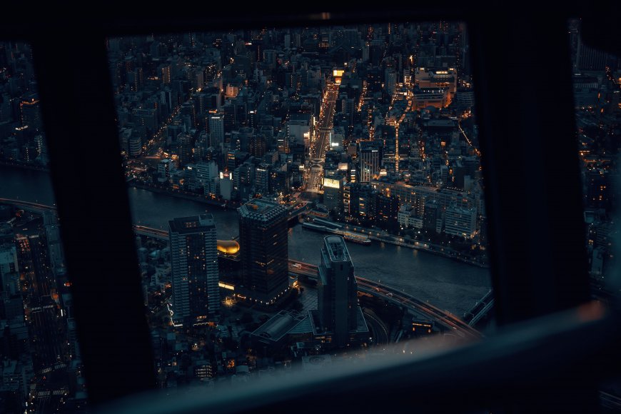 东京夜景灯火璀璨深蓝城市建筑电脑壁纸