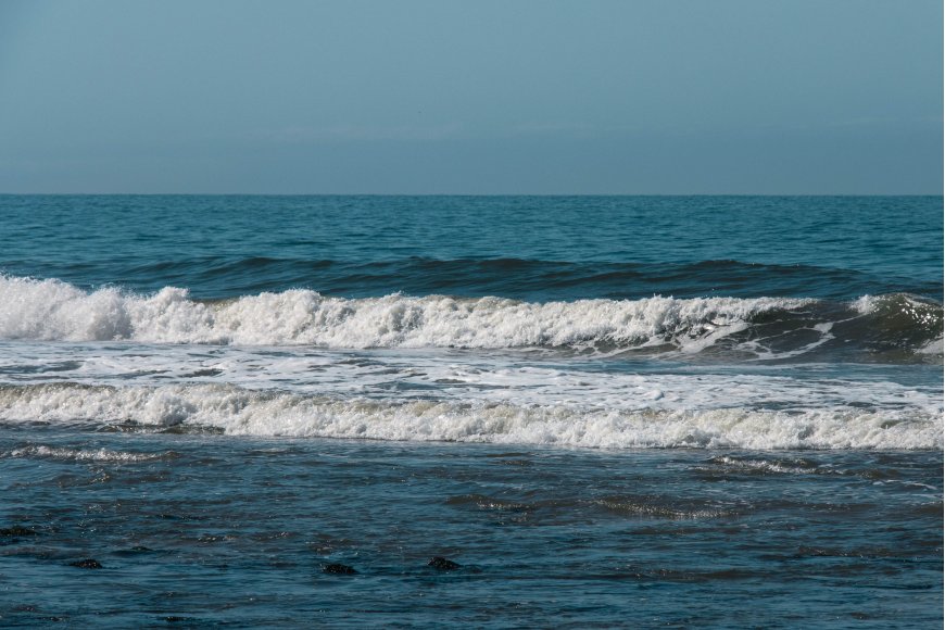 海浪翻涌白沫蓝绿风景电脑壁纸精选1
