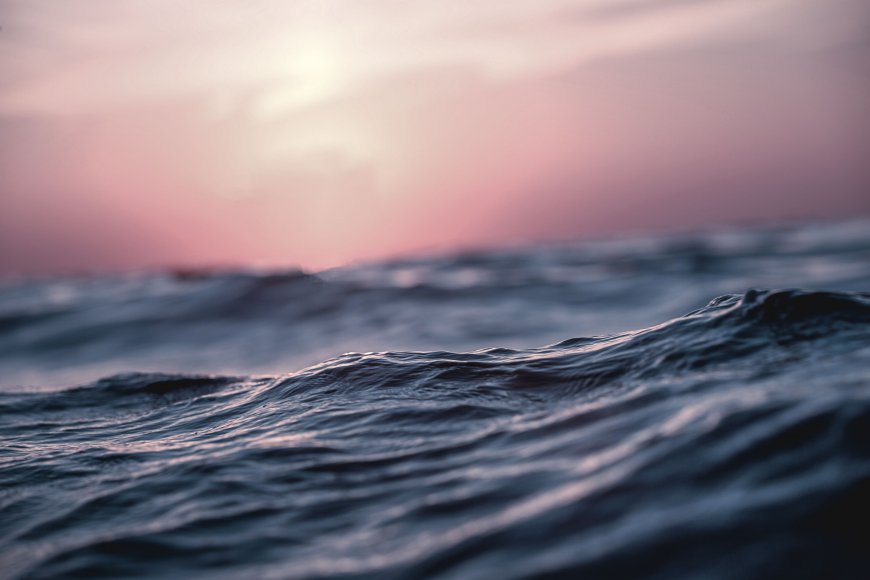 海浪起伏暮色粉紫风景电脑壁纸精选