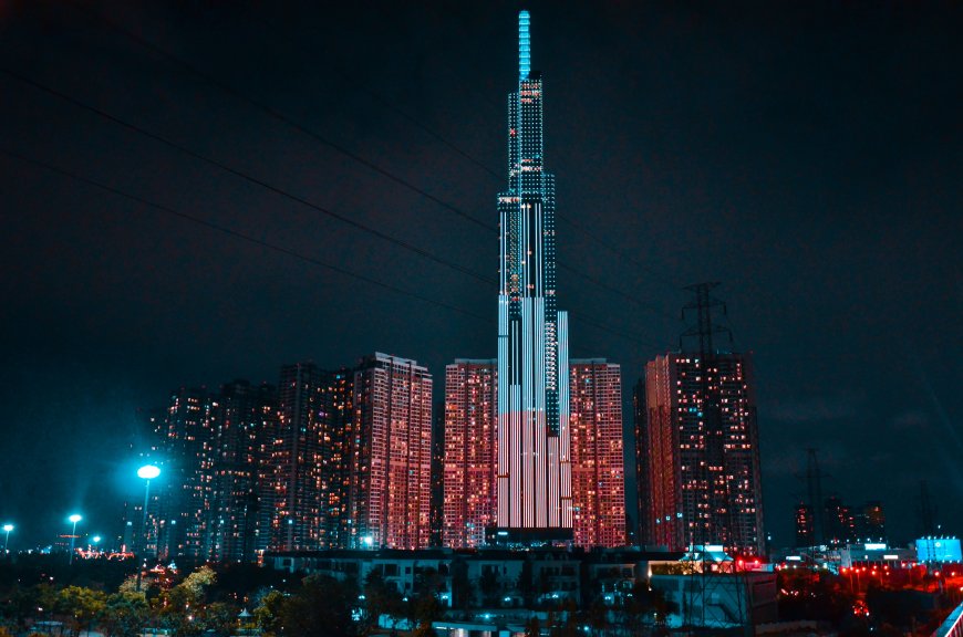 胡志明市地标塔夜景蓝红城市建筑电脑壁纸