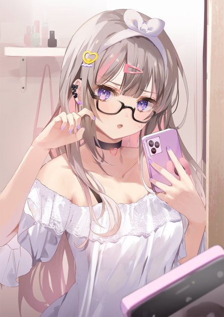 银发紫瞳少女自拍粉紫动漫手机壁纸