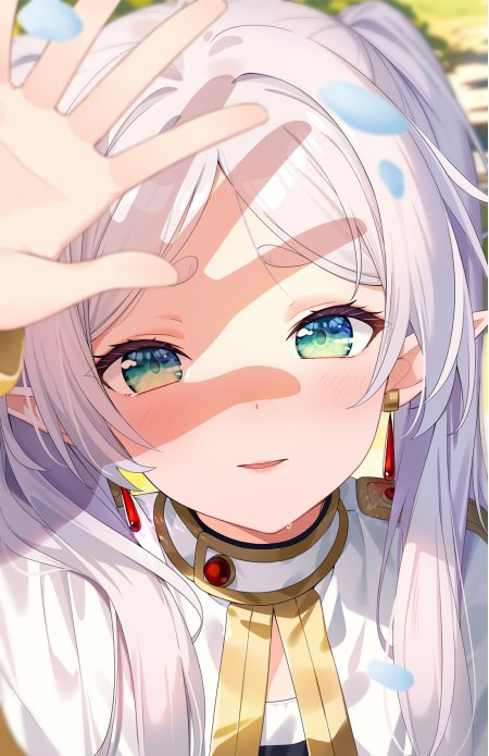 银发精灵少女遮眼微笑蓝绿瞳动漫手机壁纸