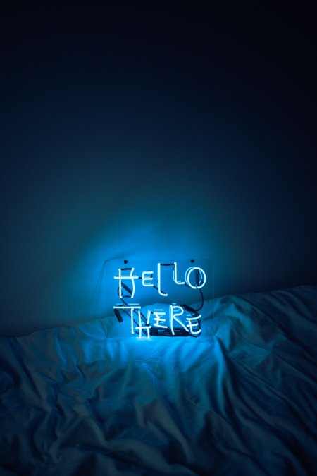 霓虹灯HELLOTHERE蓝光创意摄影手