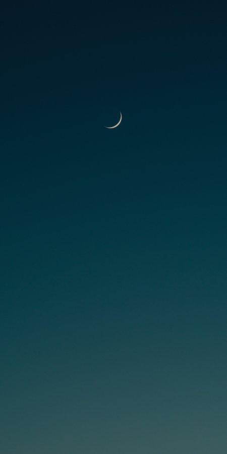 新月高悬深蓝渐变夜空风景手机壁纸
