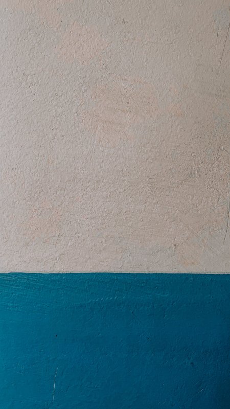 米白蓝灰双色墙面纹理简约静物手机壁纸