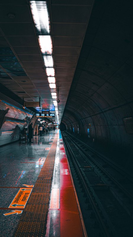 地铁站台隧道深邃红光城市建筑手机壁纸