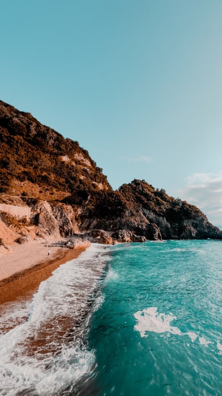 碧海金沙崖壁壮丽蓝绿风景手机壁纸