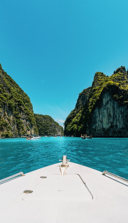 皮皮岛翡翠湾碧海青山蓝白风景手机壁纸