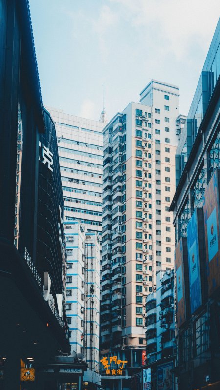 城市高楼林立蓝白冷调建筑手机壁纸