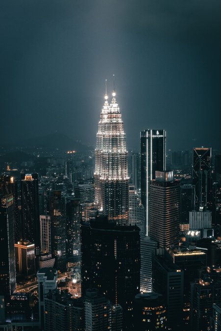 吉隆坡双子塔夜景蓝黑城市建筑手机壁纸