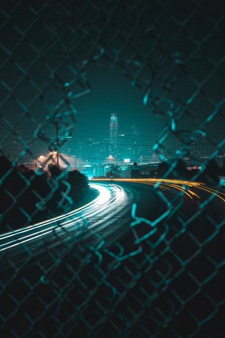 城市夜景车流光轨青蓝建筑手机壁纸