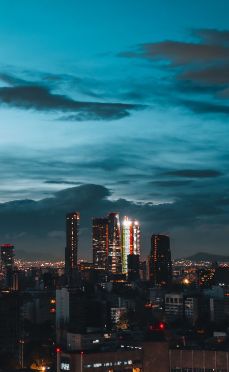 城市夜景高楼林立蓝紫建筑手机壁纸