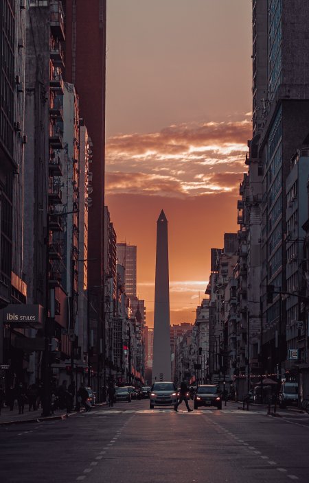 布宜诺斯艾利斯方尖碑夕阳橙红城市建筑手机壁纸