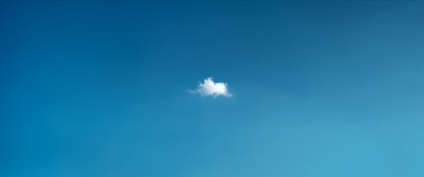 蓝天孤云纯净蓝白高清风景电脑壁纸