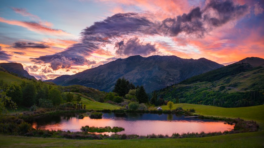 山湖夕照彩云漫天蓝紫风景电脑壁纸