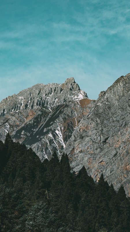 巍峨雪山峻岭苍松青蓝风景手机壁纸